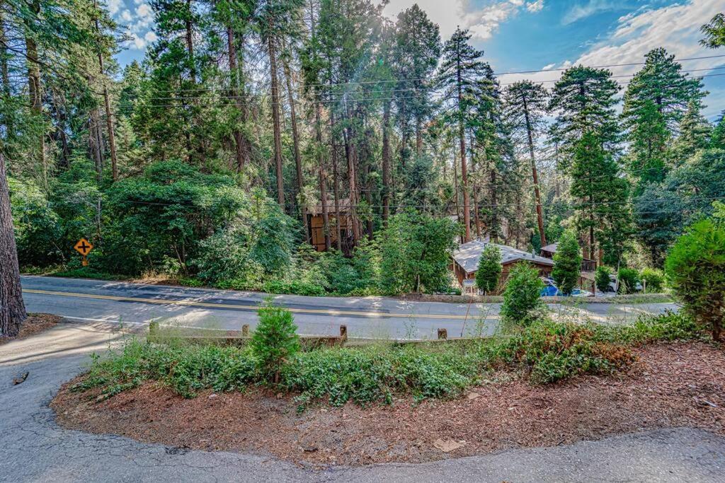 The Yellow Cottage In The Woods Skyforest Экстерьер фото